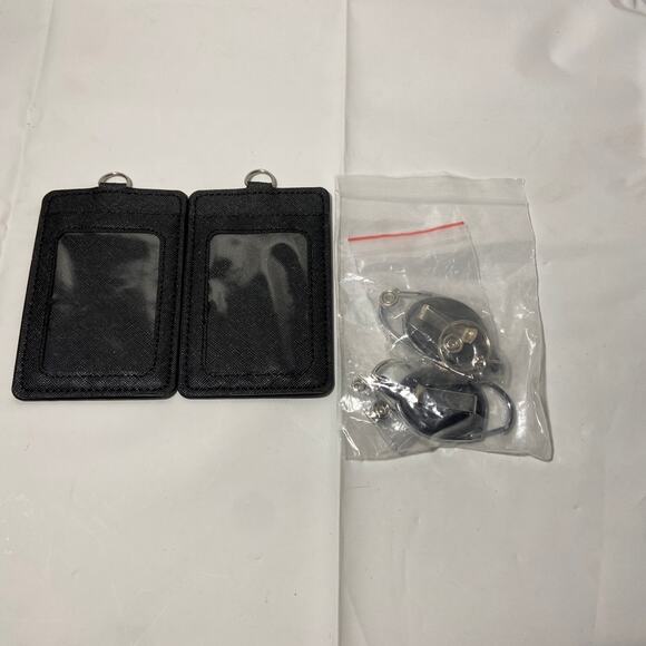 Badge holder with zip lanyards - Picture 1 of 2